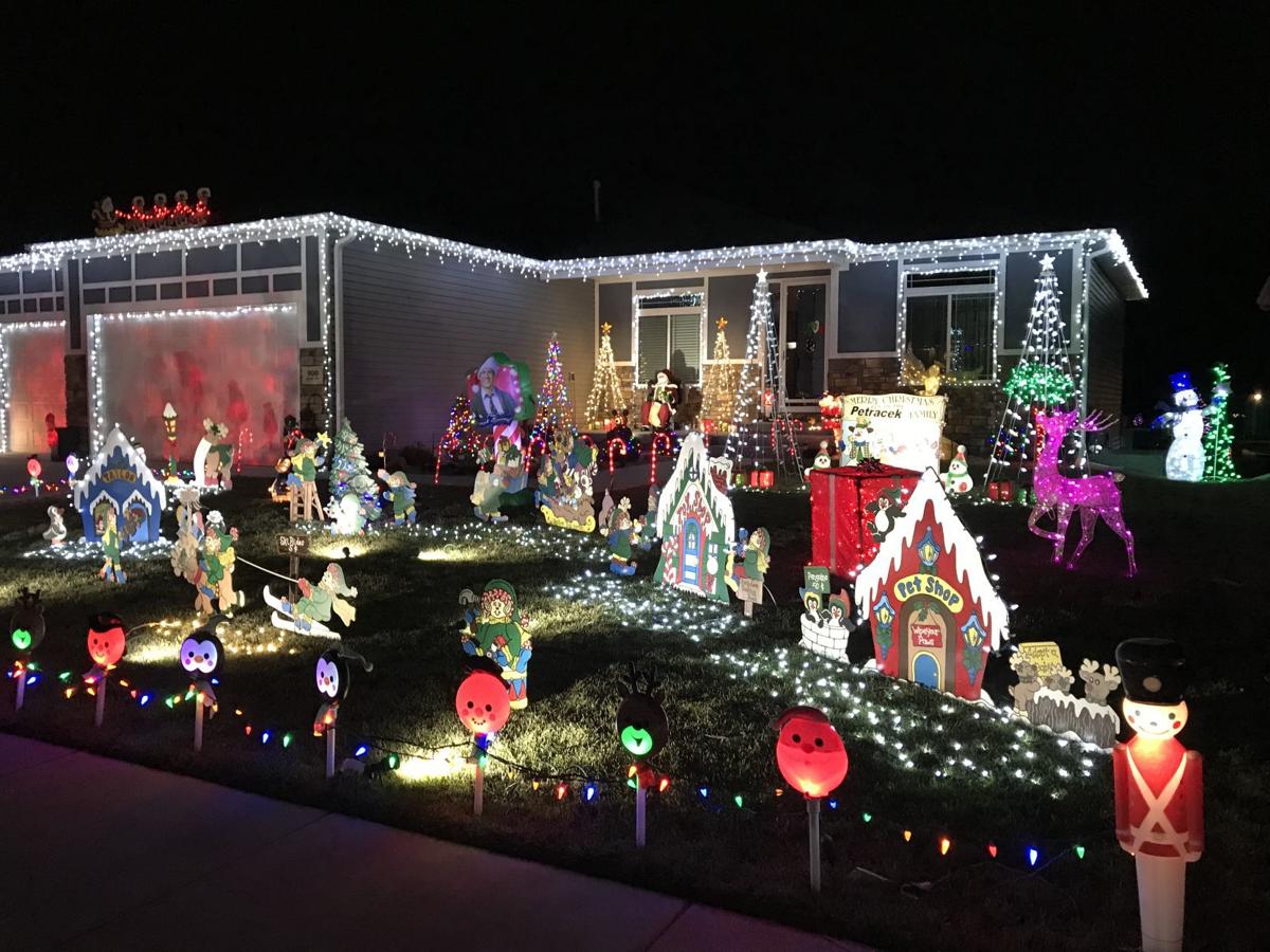 Christmas Displays 2022 Lincoln Ne 112th Photos, Videos: Great Christmas Lights In The Lincoln Area | Home & Garden  | Journalstar.com