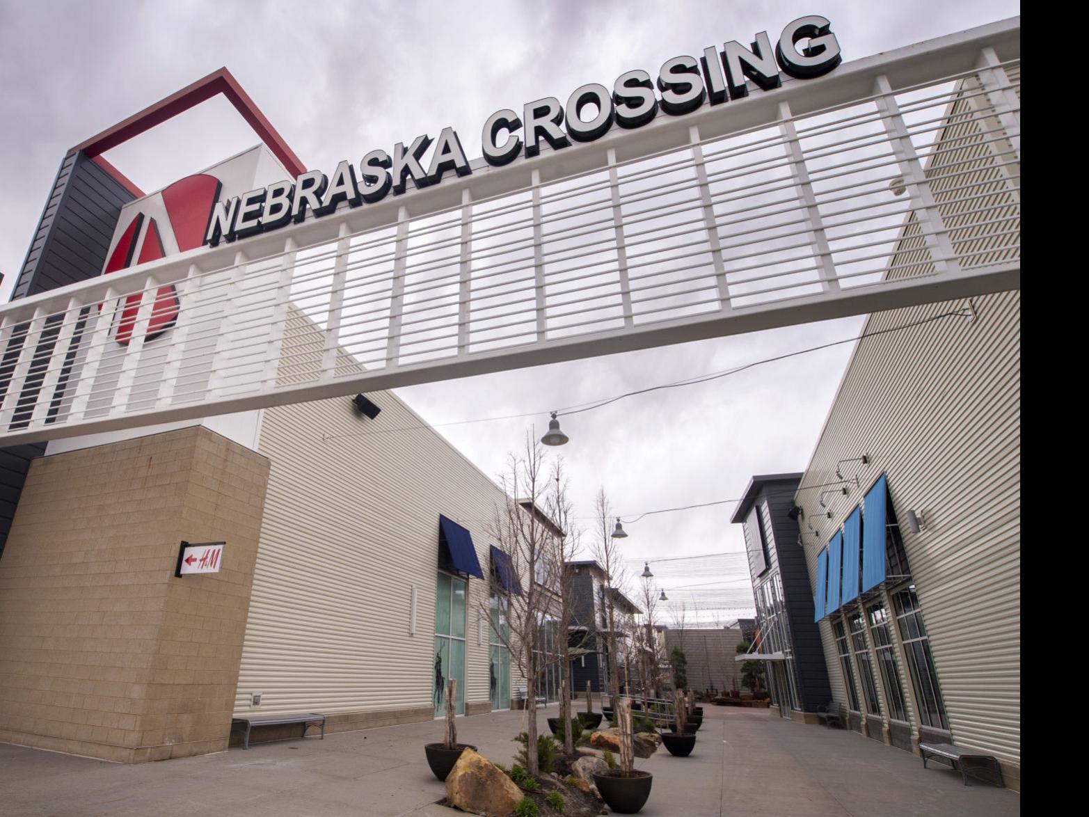Gretna Outlet Mall Now Says Stores Will Reopen To Public Friday