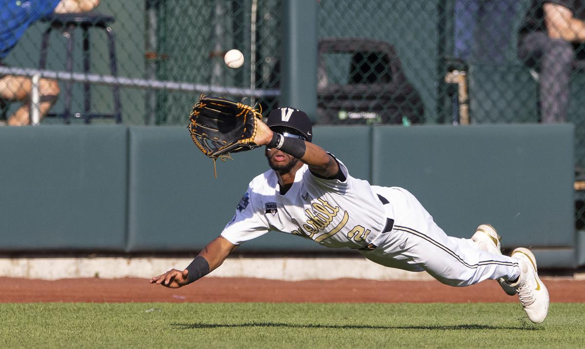 Down And Out At Cws Not Vanderbilt Which Caps Come From Behind Stunner On Wild Pitch Baseball Journalstar Com