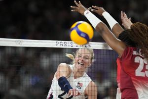United States women's volleyball team sweeps France, advances to Olympic quarterfinals
