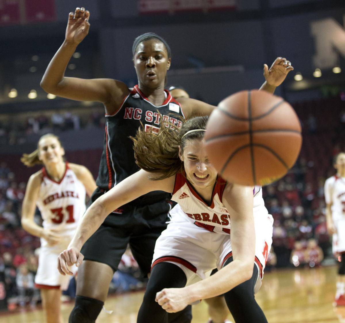 Women S Basketball Blackburn S Effort Highlights Husker Rout
