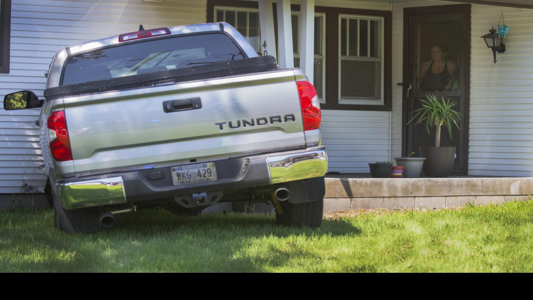 One Injured As Collision Sends Truck Into Lincoln Home Crime And Courts Journalstar Com