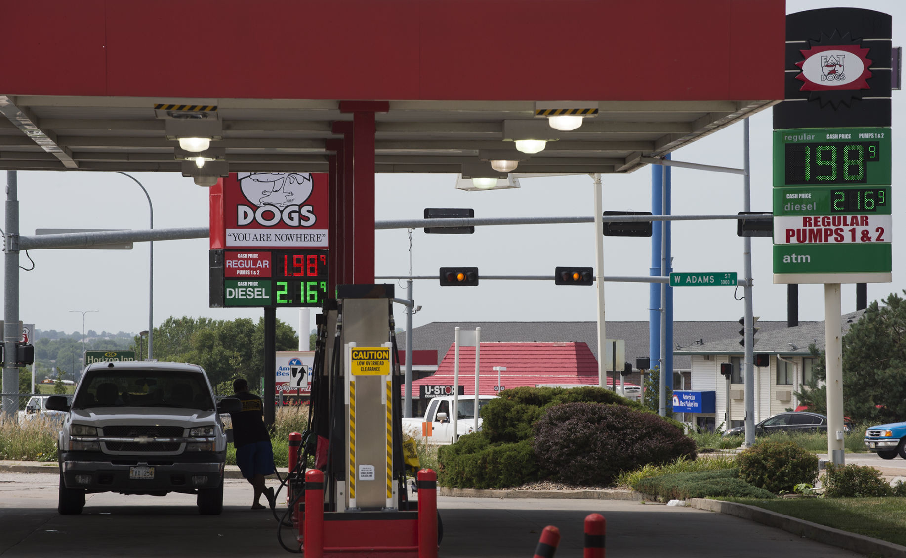 Gas dips below 2 again at some Lincoln stations