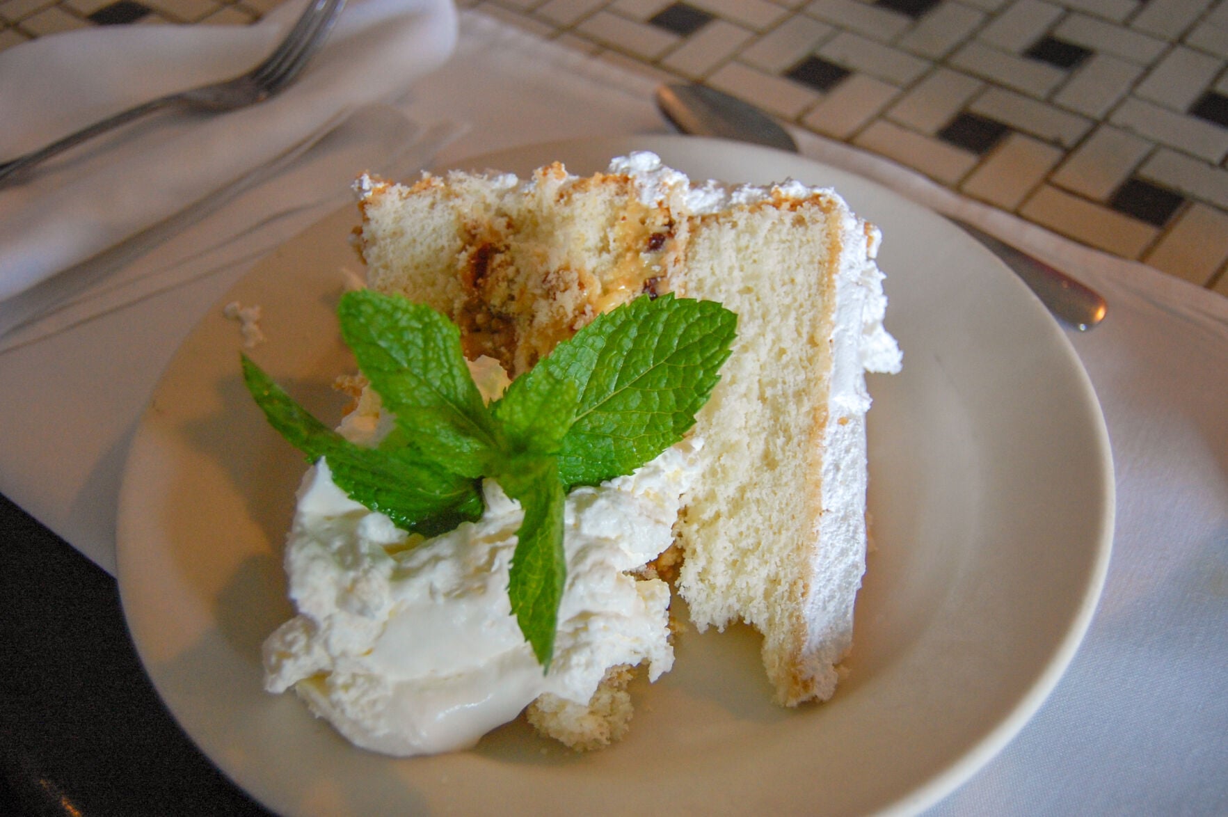 Lincoln's favorite bakeries. Cakes by Tiffany heads list.