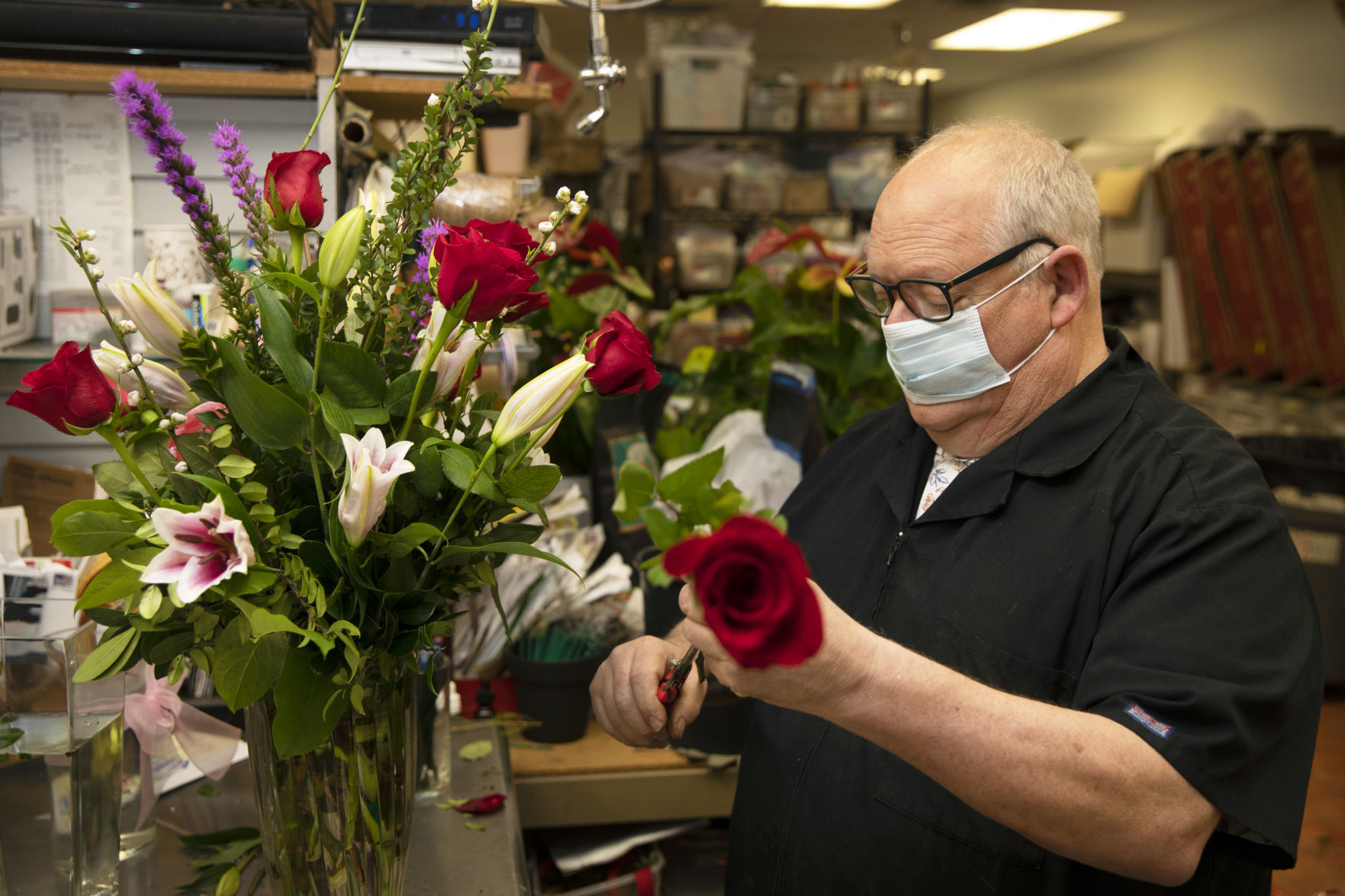 Lincoln flower shop continues spreading Valentine s Day cheer