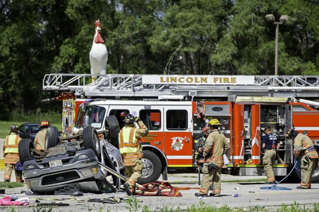 2 injured in rollover accident in southwest Lincoln