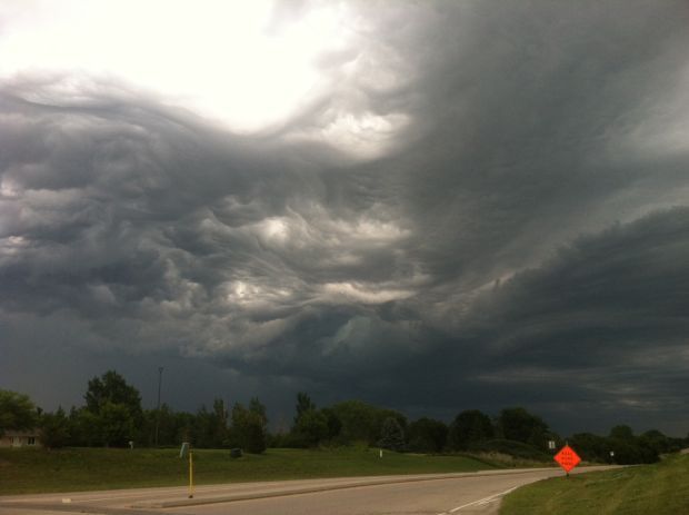 Photos: Monday night skies | Photo galleries | journalstar.com