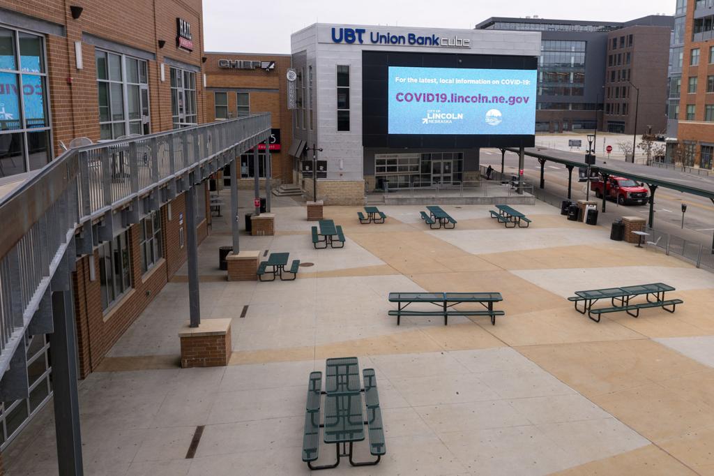 Two Bars And Railyard Commons Area Ordered To Close For Violating Coronavirus Health Measures Local Business News Journalstar Com