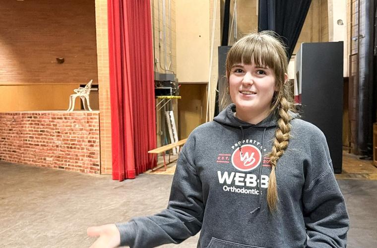 Behind the curtain:Scottsbluff junior manages backstage for Scottsbluff musical