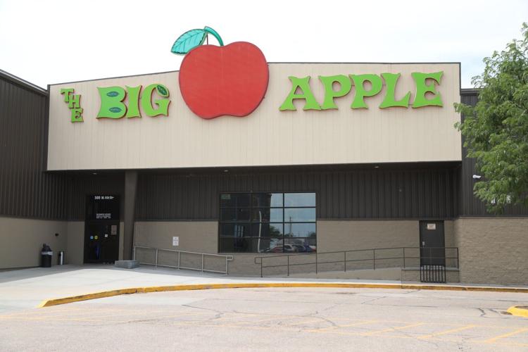 The front of the Big Apple Fun Center