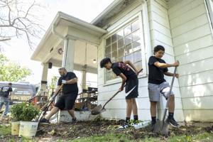 'Pretty amazing': Lighthouse program helps out Lincoln neighbor — and yard — in need