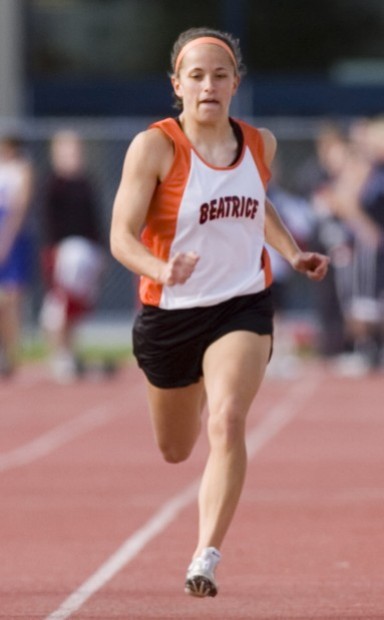 Late start on track hasn t slowed Beatrice junior sprinter Davie