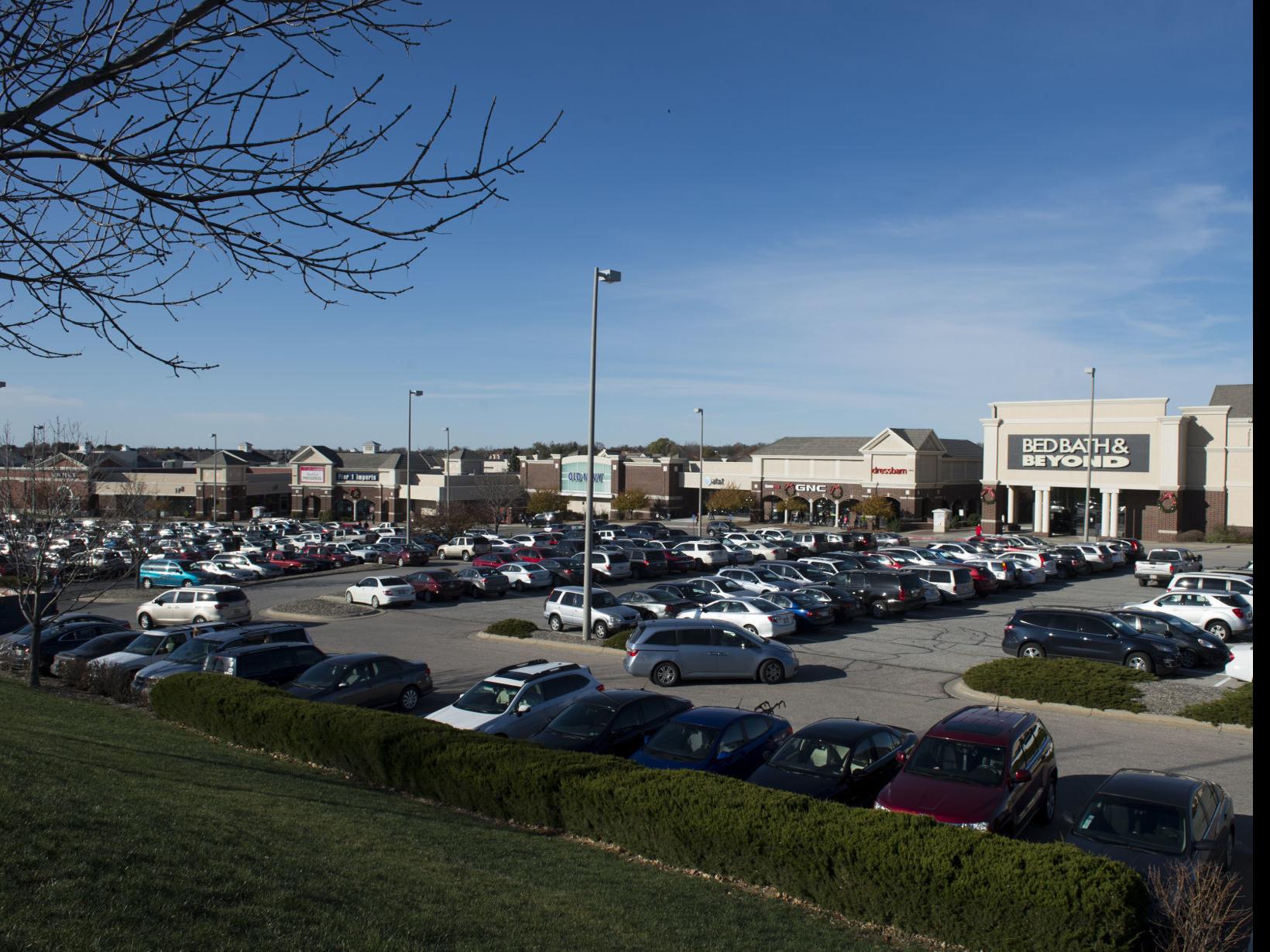 List Of Lincoln Malls Stores With Special Hours On Thanksgiving Black Friday Local Business News Journalstar Com