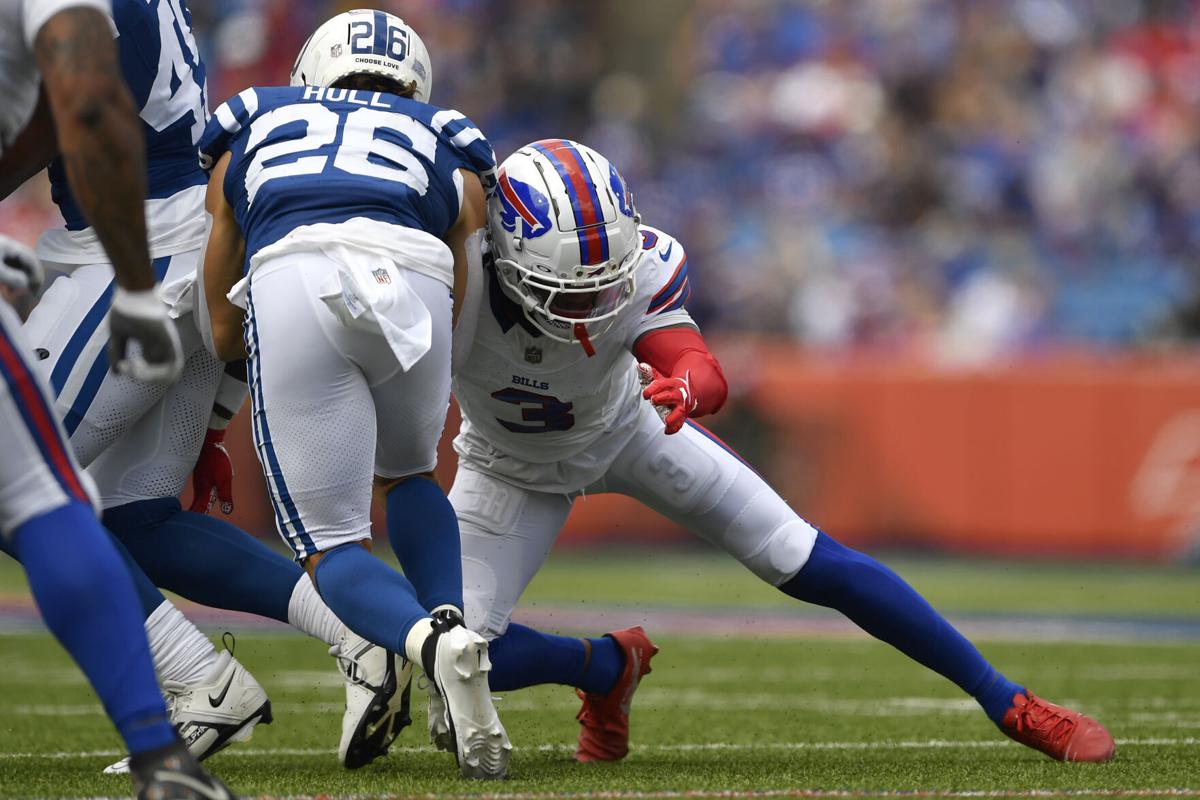 Bills honor Damar Hamlin; open game vs. Patriots with kickoff return TD