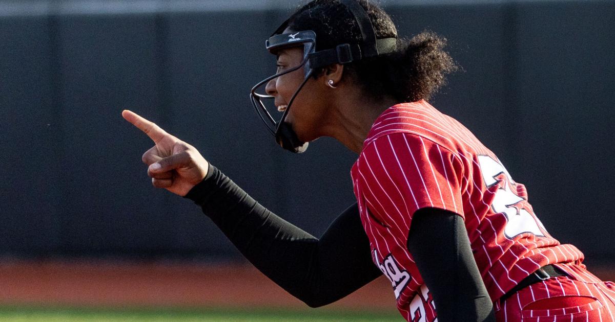 Nebraska softball sweeps Omaha behind Courtney Wallace's ... - Lincoln Journal Star