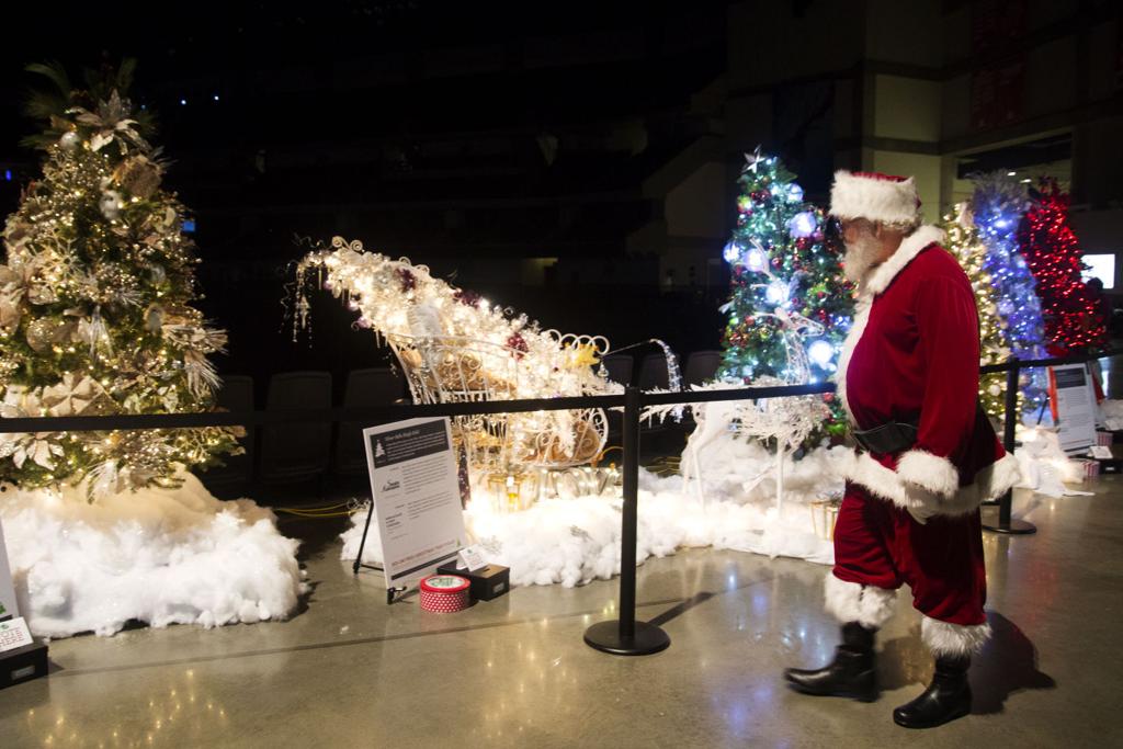 Alamosa Co Christmas Tree Lighting 2022 Drive-Thru Holiday Lights Show At Haymarket Park Now Open Through Jan. 20 |  Local | Journalstar.com