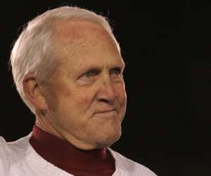 Bill Walsh, Former 49ers Coach, Dies at 75 - The New York Times