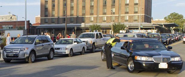 Pinnacle Bank Arena parking