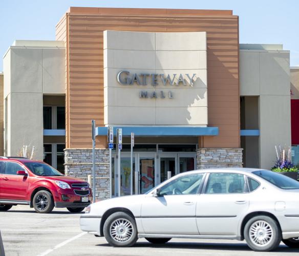 Garden State Plaza mall reopens after water problem 