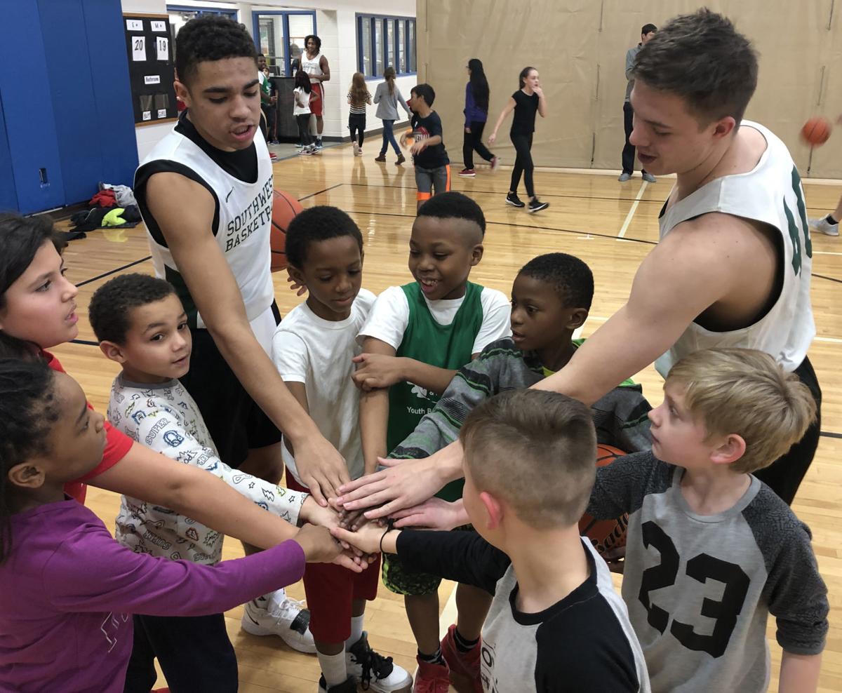 Lsw Basketball Players Serve Off The Court Neighborhood Extra Journalstar Com