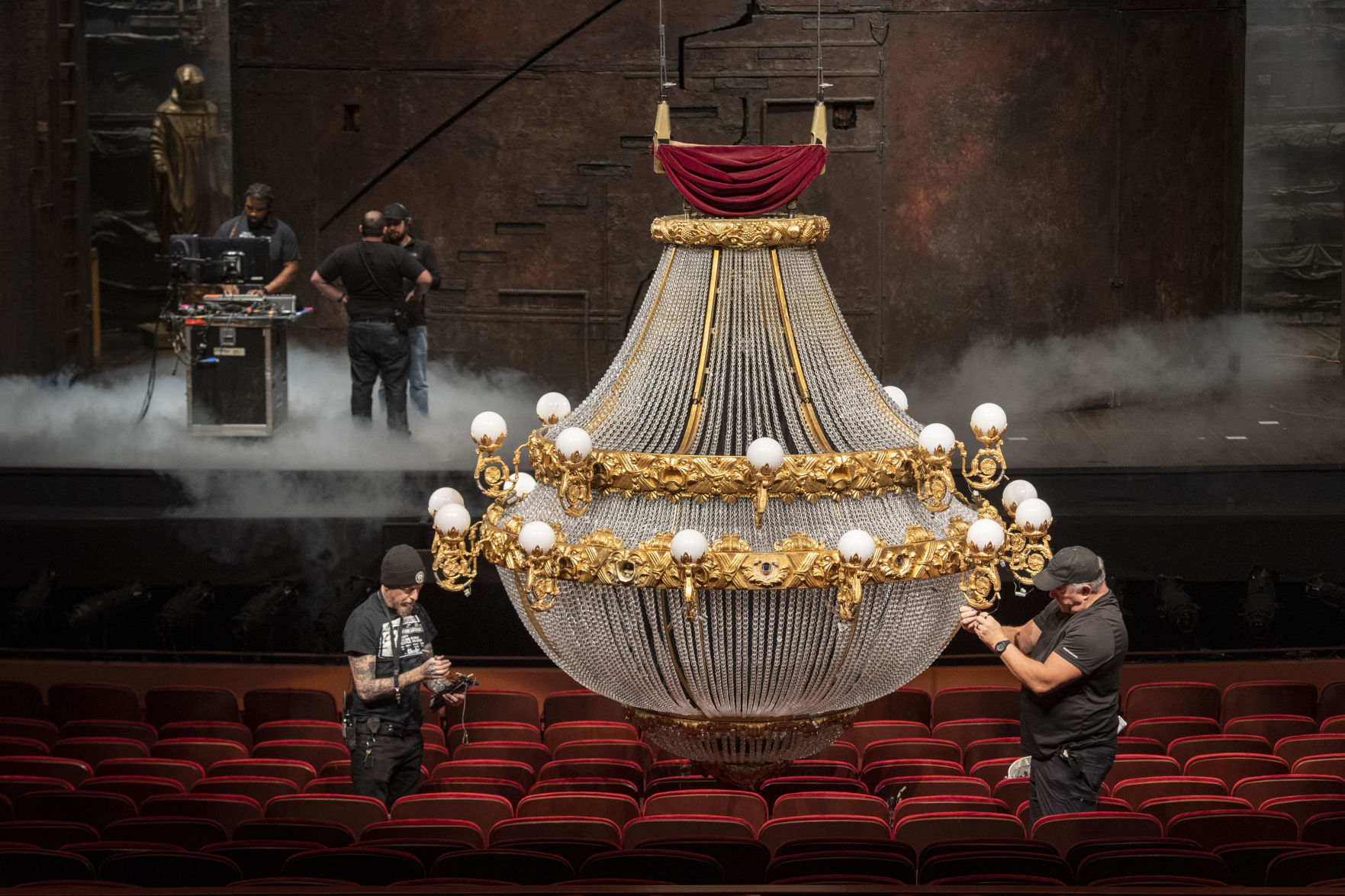 phantom of the opera chandelier