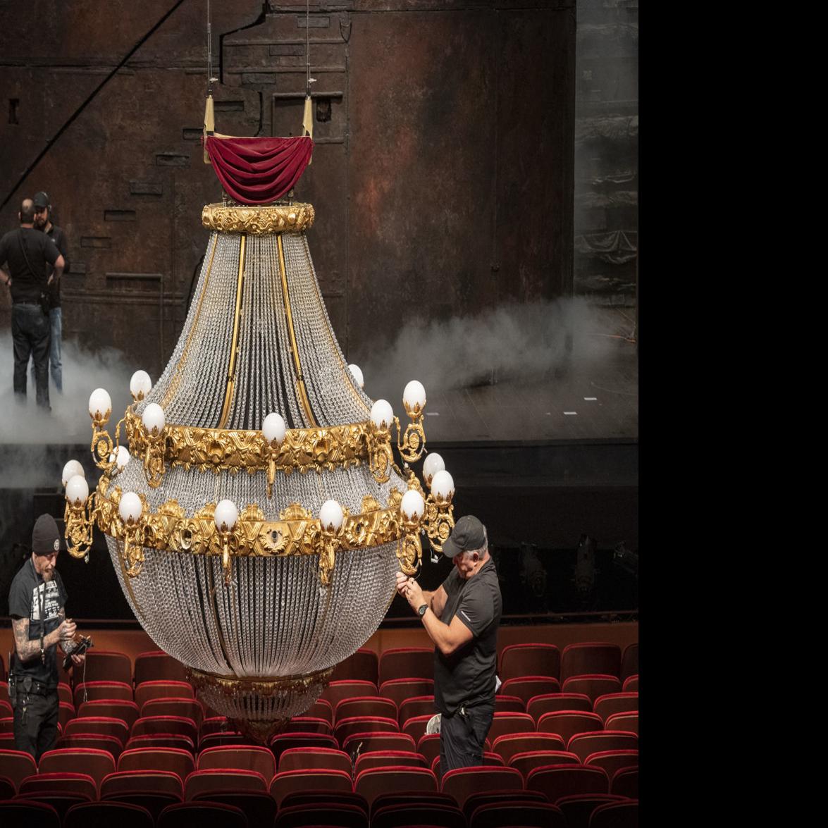 Review A Dark Mesmerizing And Stunningly Staged Phantom