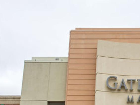 2 Stores Close At Gateway Local Business News Journalstar Com