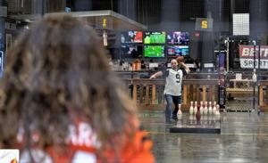 Proposed 'Fowling' venue in Omaha would have players toss footballs at bowling pins