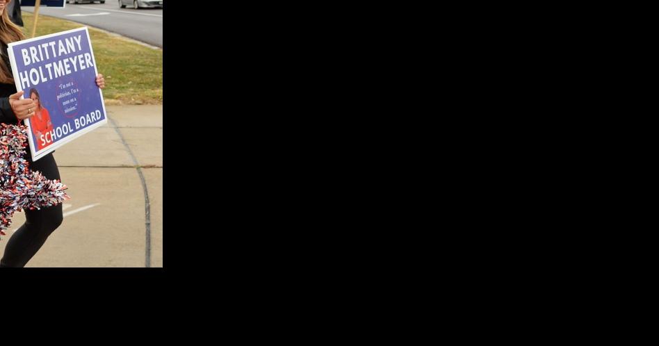 Papillion La Vista school board accepts resignation of controversial member