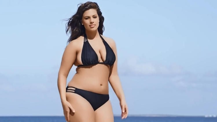 Ashley Graham Can't Stop Talking About This Sports Bra That's Specific –  SportsBra