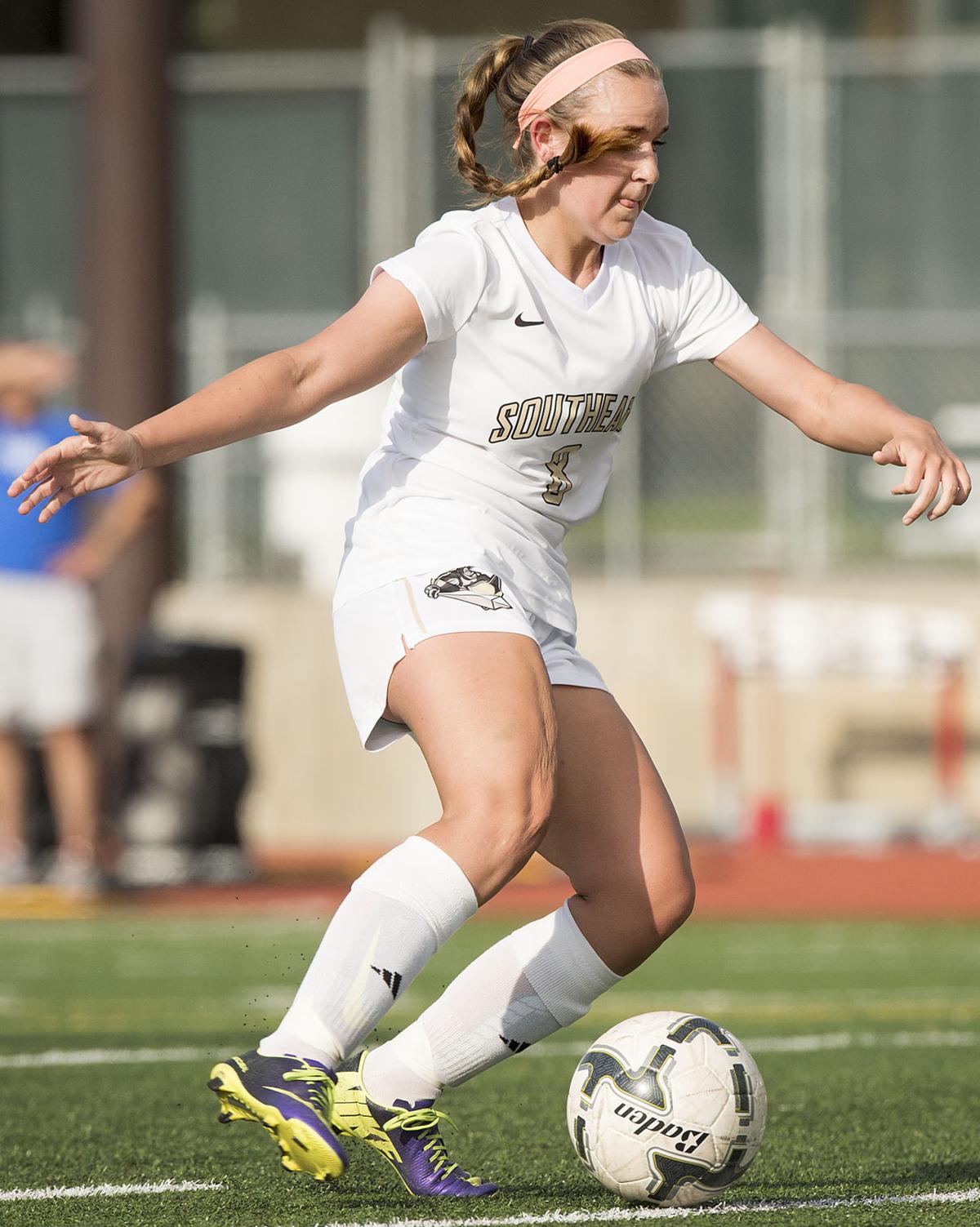 photos-girls-soccer-east-vs-southeast-5-7-15