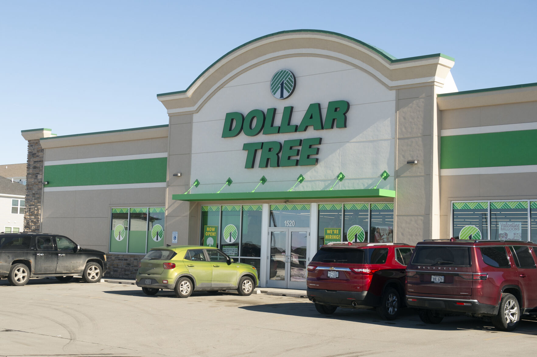 Dollar Tree to close nearly 1 000 stores plans for Nebraska