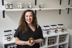 Lincoln candle company opening second location, planning holiday market