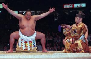 Hawaii-born sumo champion Taro dies of heart failure