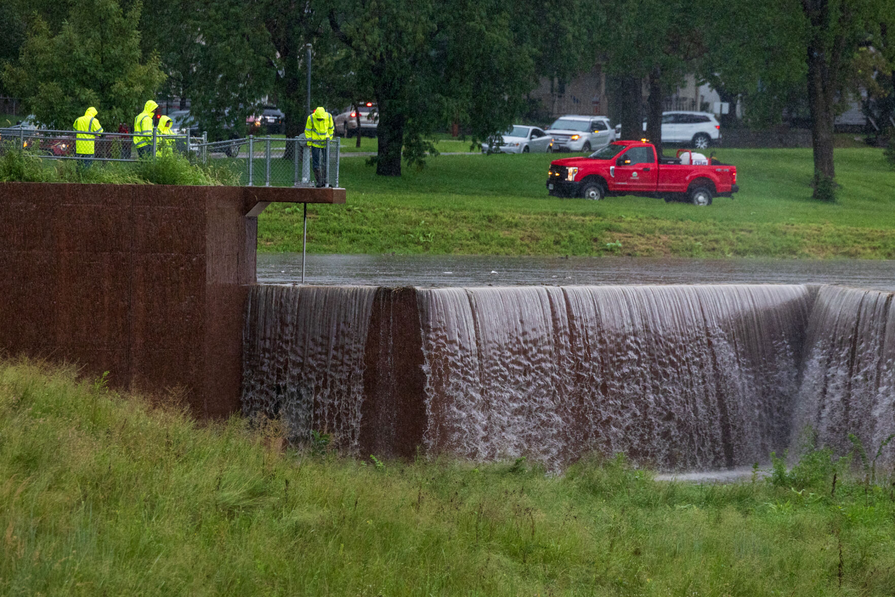 Lincoln storm leads to flooding, trapped vehicles