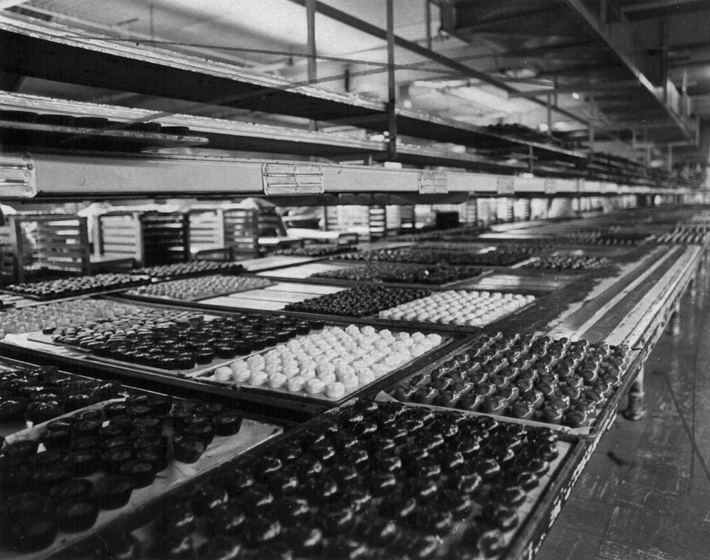 Photos Russell Stover Candy Making In Lincoln Photo Galleries Journalstar Com