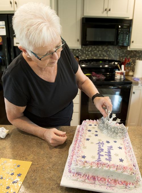 Cindy Lange Kubick Making A Cake Fit For A Young Queen Safely Sheltered At The Friendship Home Food And Cooking Journalstar Com