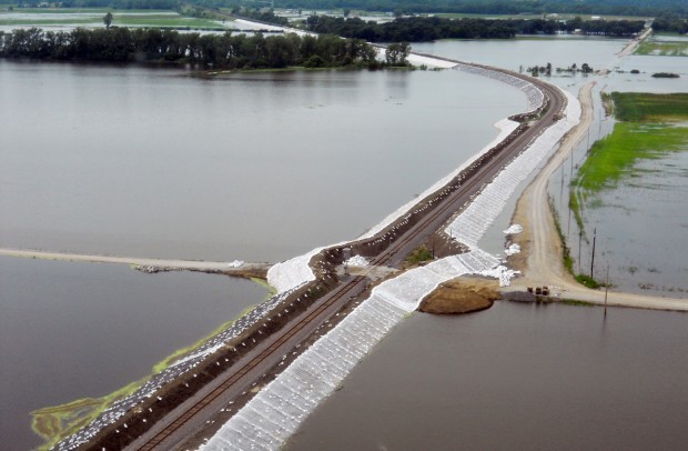 BNSF flooding near Rulo