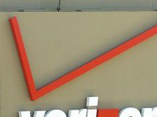 Verizon Wireless closing Lincoln call center; 320 jobs lost