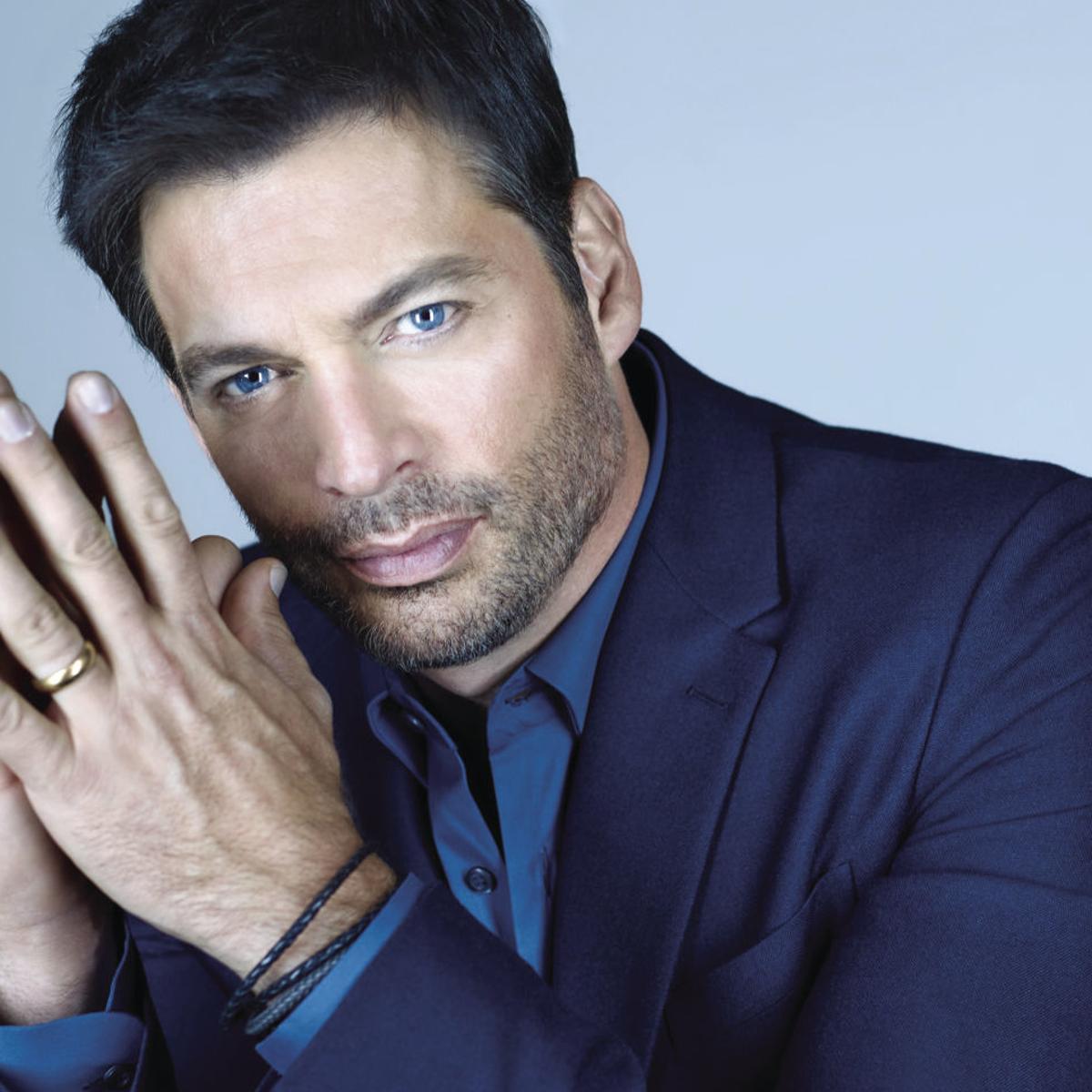 Review Harry Connick Jr And His Band Entertain With Christmas Songs And New Orleans Music Music Journalstar Com Harry Connick Jr Christmas