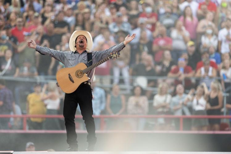 Garth Brooks concert, 08.14