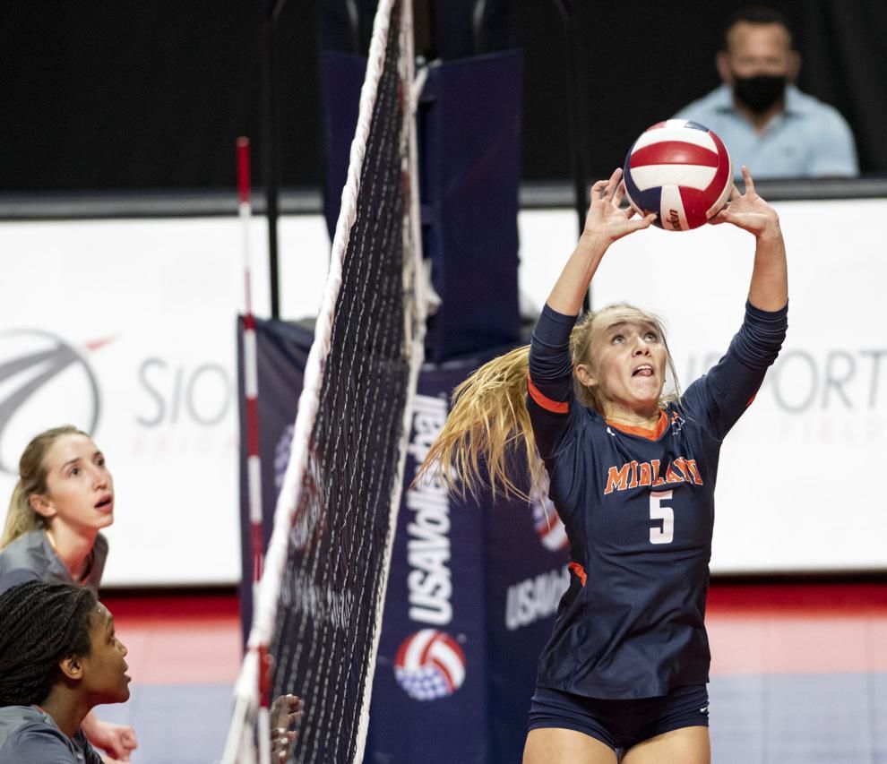 Midland upsets topranked Jamestown to advance to NAIA volleyball