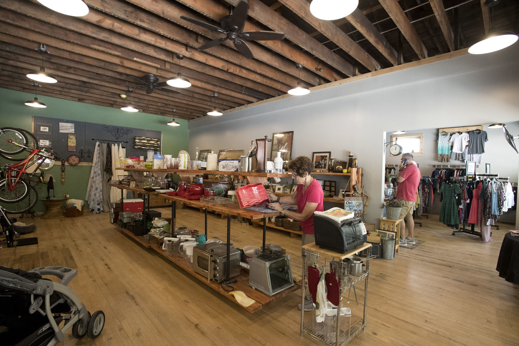 Shop learn and win during Lincoln s first thrift store crawl