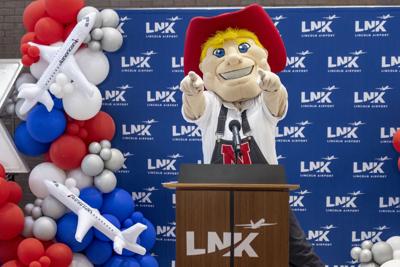 Major airport announcement, 12.18