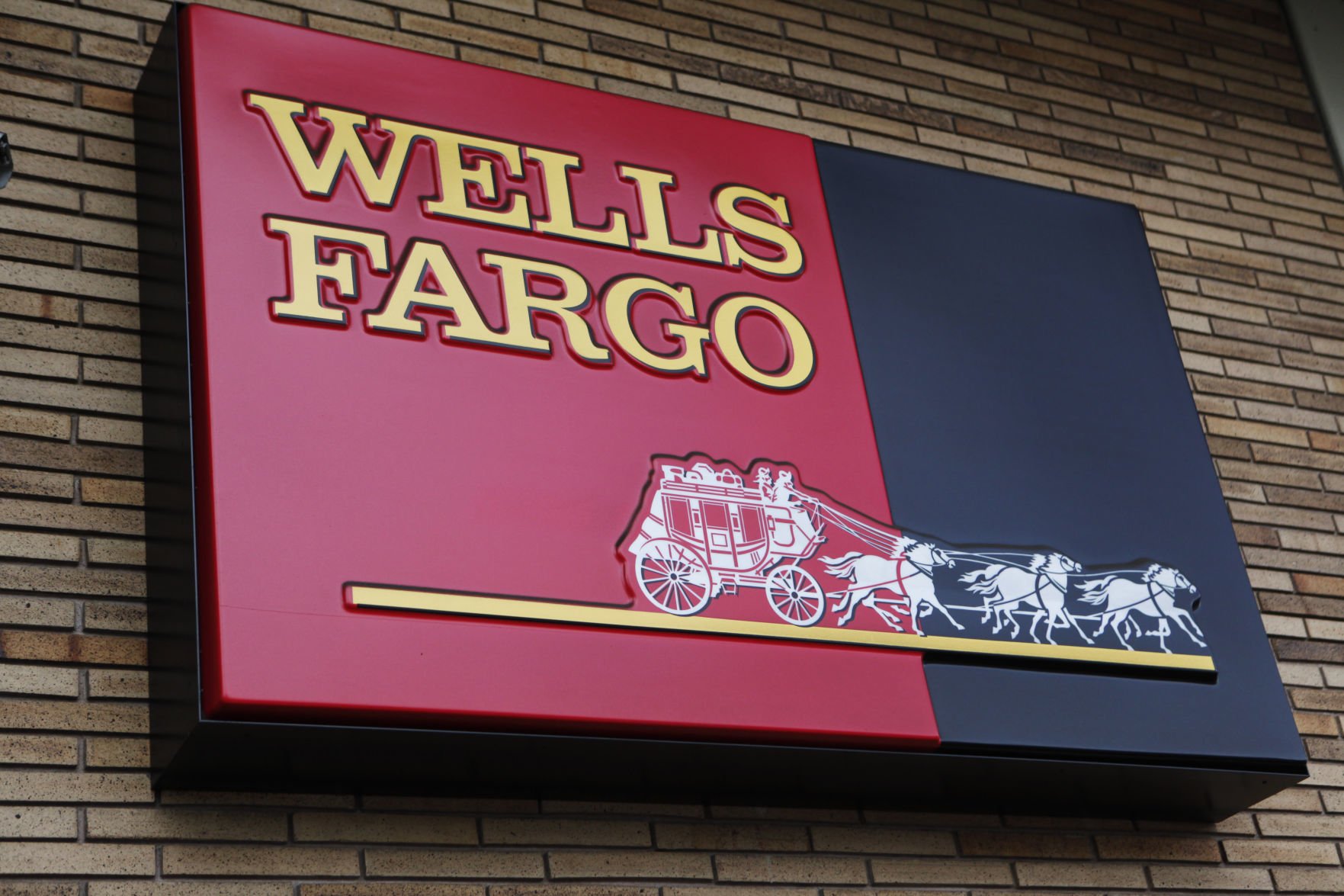 Wells Fargo Names Outsider As New CEO Three Years After Fake Accounts ...