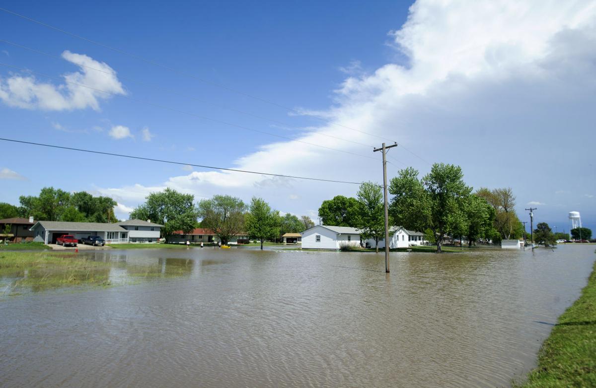 Rural Fairbury woman dies in flood; authorities reopen DeWitt