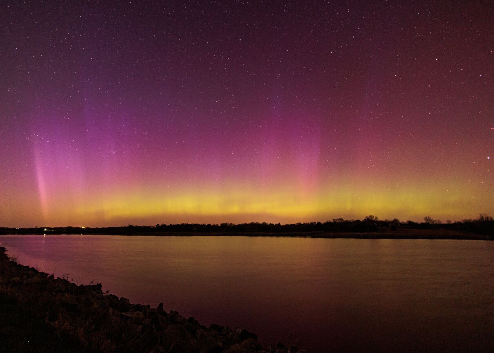 Solar activity creates strong aurora borealis in Nebraska