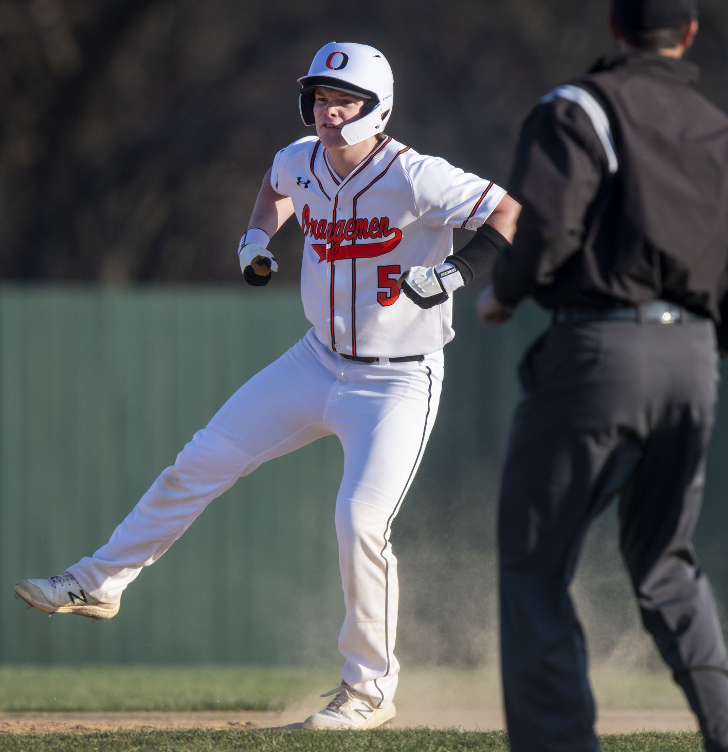 DeBoer shakes off miscues leads Class B No. 5 Beatrice to 5 4 win