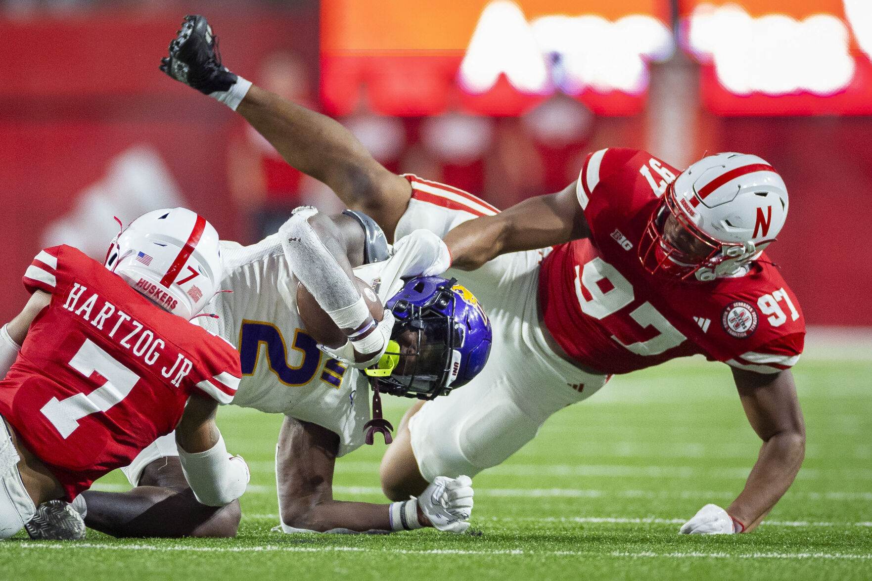 Nebraska defensive lineman Keona Davis to return to Huskers