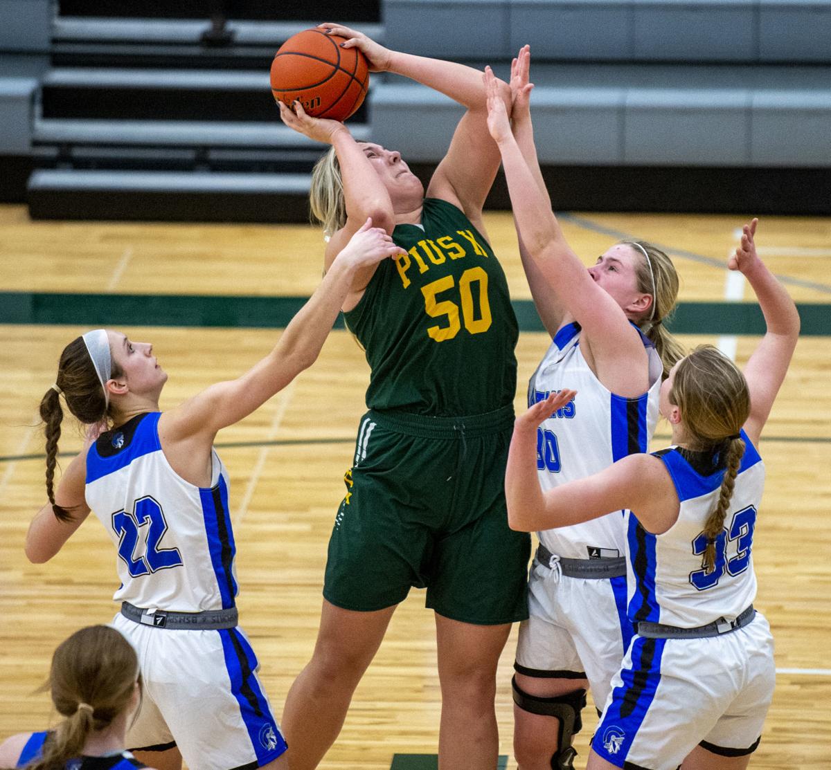 Hac Girls Hoops Led By Markowski Bolts Fend Off Lincoln East To